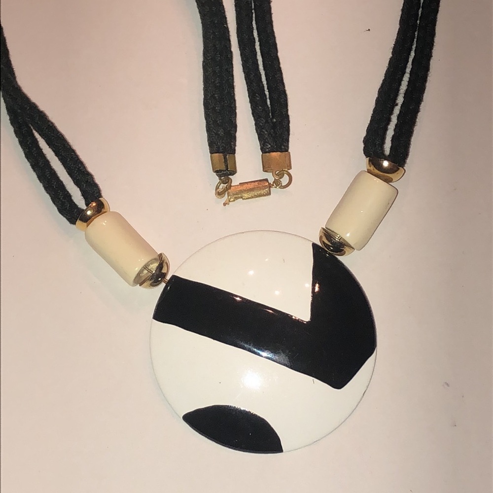 Vintage Black and White Chunky Retro Boho Pendant Necklace